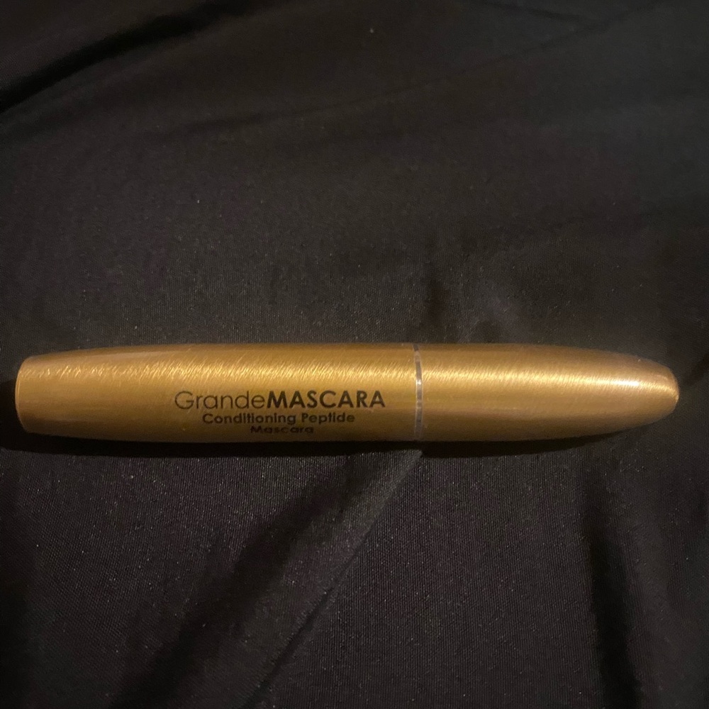 Grande mascara